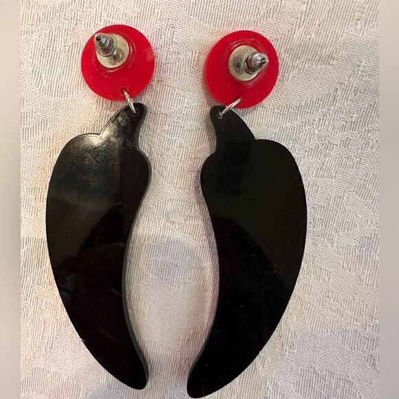 Earrings Pierced Post Red Hot Pepper Exaggerated - Picture 3 of 4